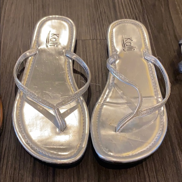 Girls size 2 & 3 flip-flops sandals rhinestone - Picture 3 of 4